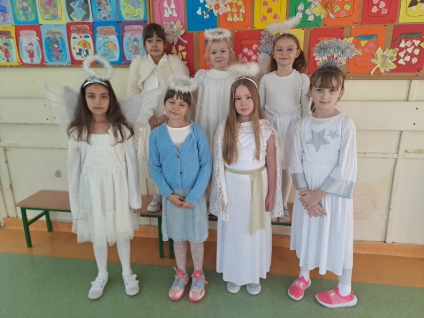 Korow&oacute;d Świętych w naszej szkole